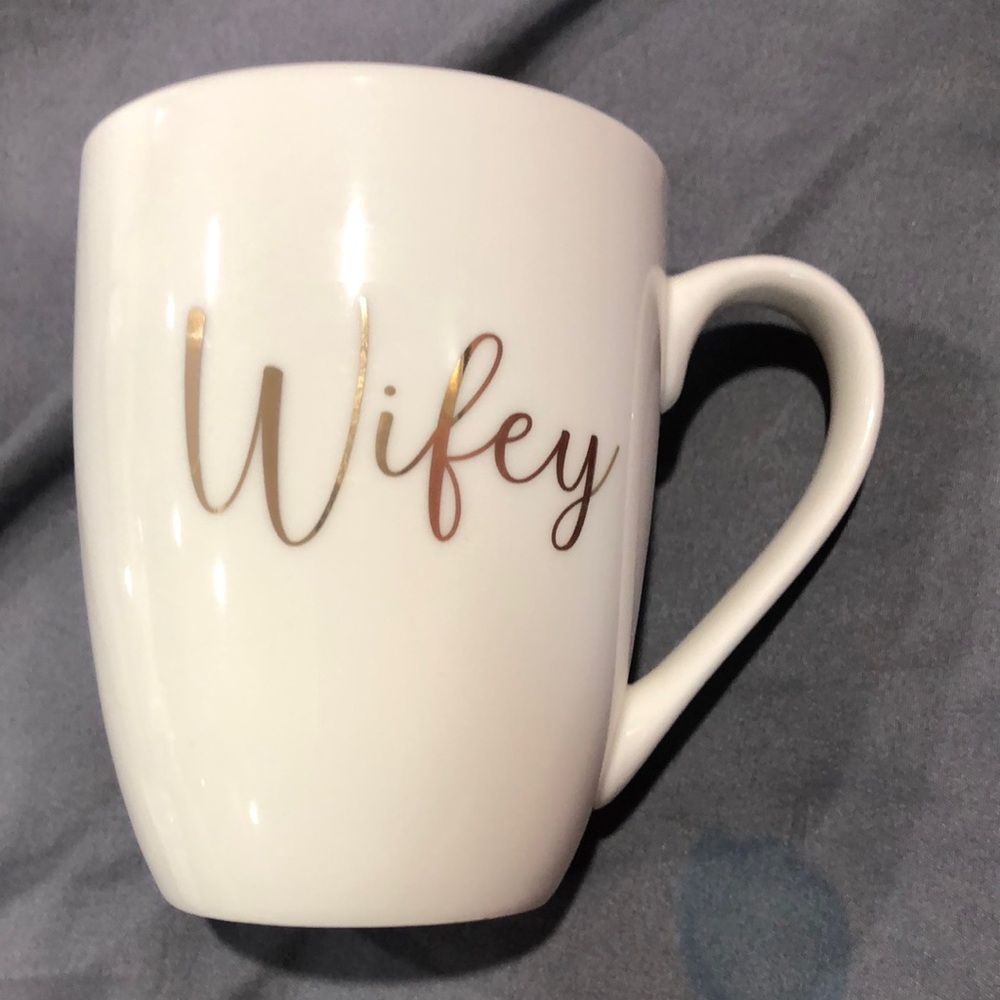 Elegant White 'Wifey' Mug